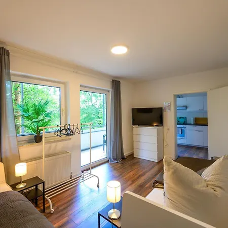 Appartement Moderne / Monteurswohnung Mit 8 Betten In *