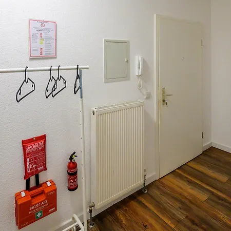 Appartement Moderne / Monteurswohnung Mit 8 Betten In